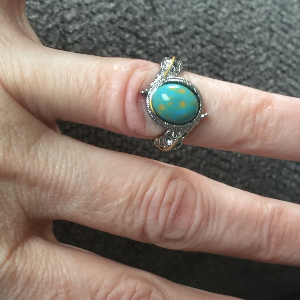 🌺Woman’s size 7 ring